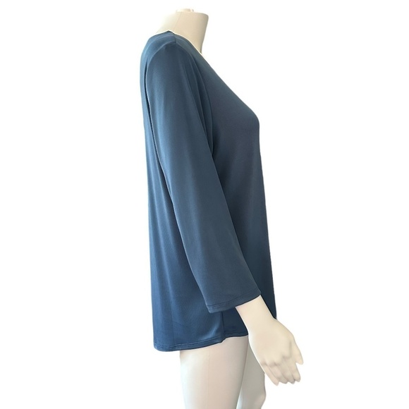 Easywear by Chico's Size 1/US 8/M Slinky Asymmetrical Work Travel Side slit Top - Picture 5 of 16